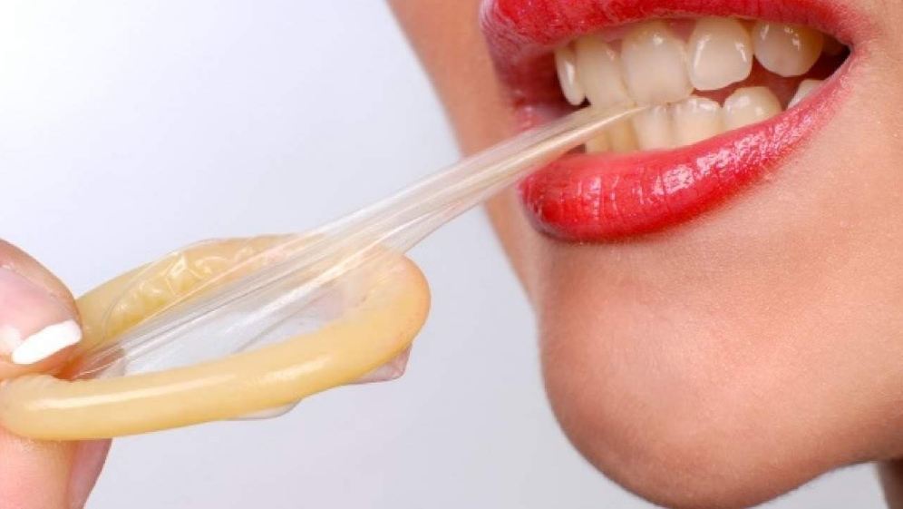 Cara Memakai Kondom Agar Pasangan Wanita Anda Tidak Hamil